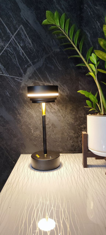 آباژور رومیزی مناسب اتاق خواب و دکوراسیون